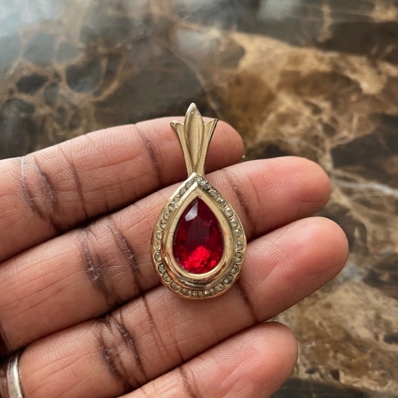 Vintage Ruby Gemstone Oval Pendant - Picture 5 of 7